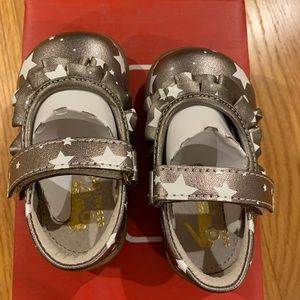 See Kai Run Belle II Pewter Metallic size 4